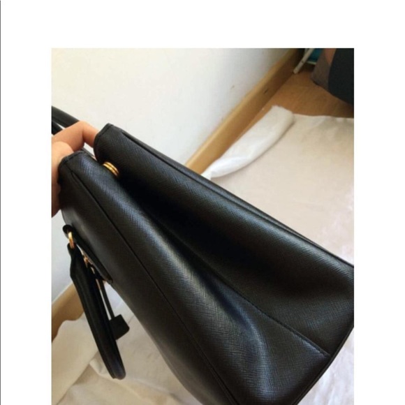 Prada saffiano - Picture 2 of 4